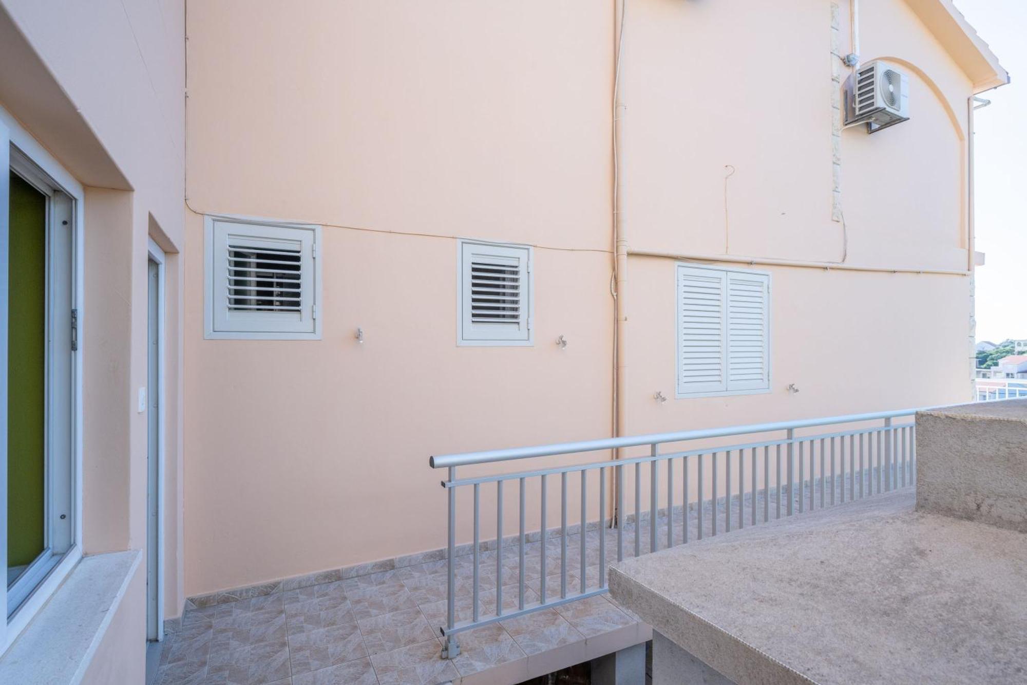 Apartments Daniela Zavalatica Ngoại thất bức ảnh