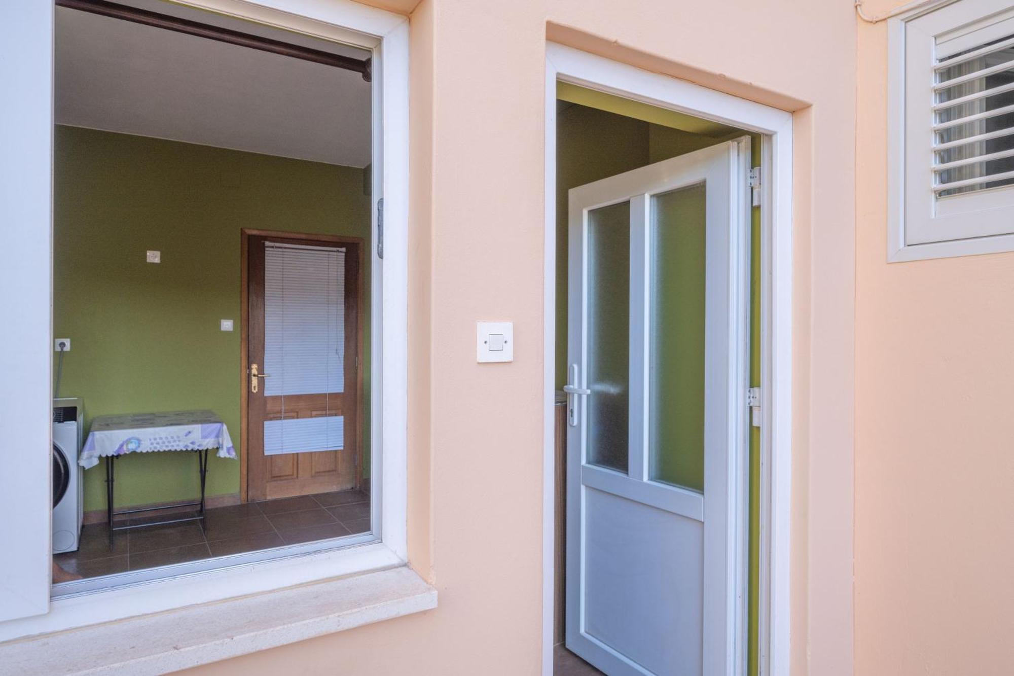 Apartments Daniela Zavalatica Ngoại thất bức ảnh