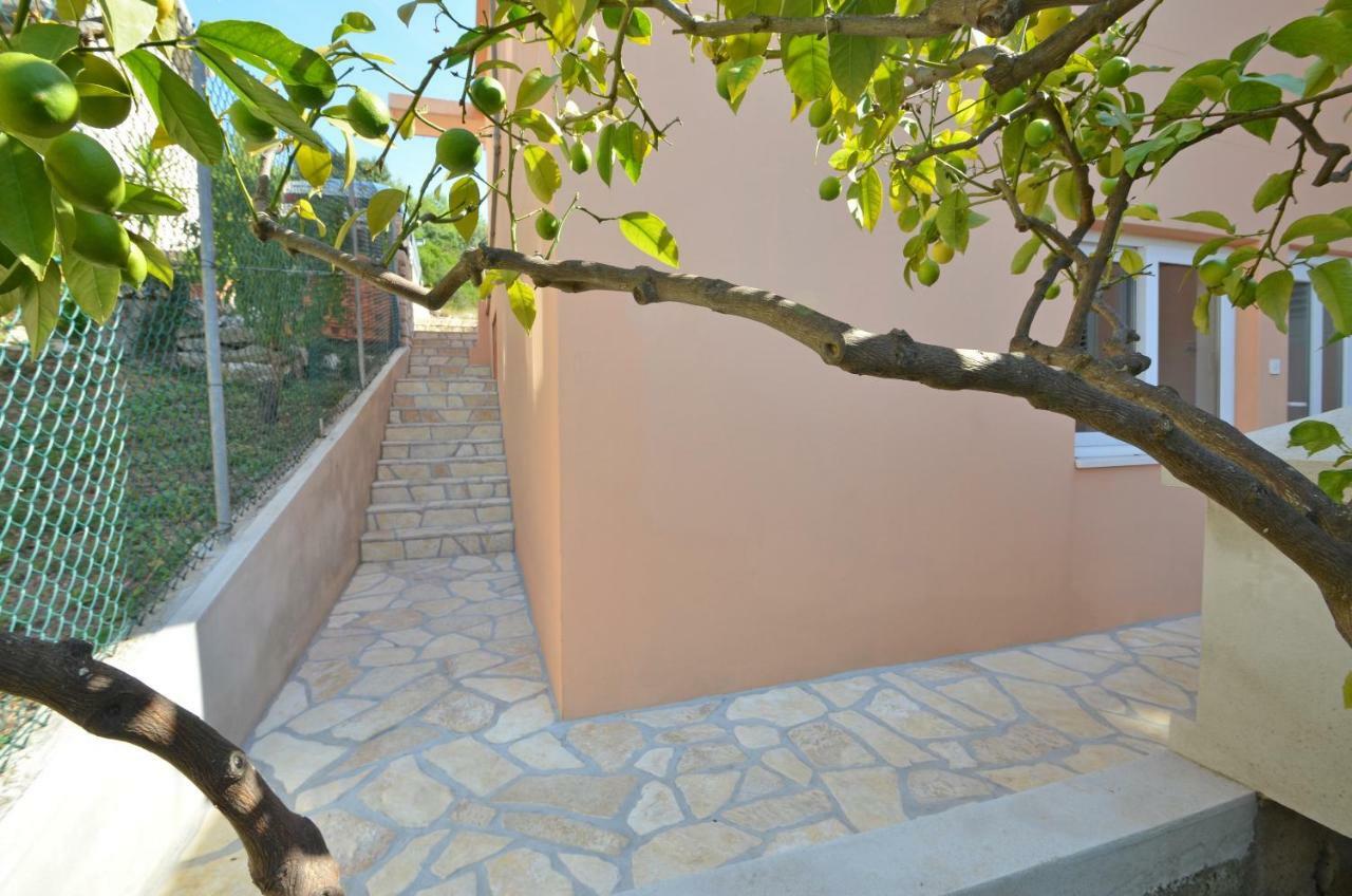 Apartments Daniela Zavalatica Ngoại thất bức ảnh